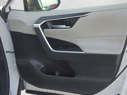 Certified 2021 Toyota RAV4 XLE FWD image 19