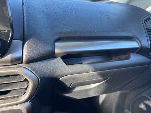 Used 2019 Ford EcoSport SE w/ SE Convenience Package image 24