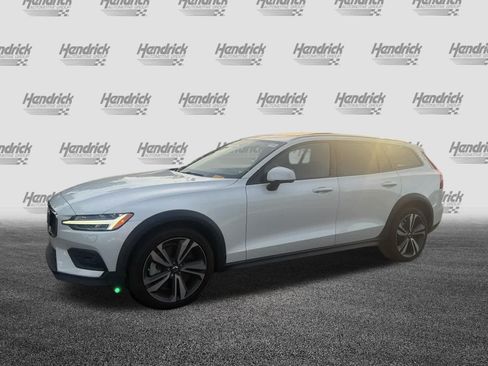 Used 2024 Volvo V60 B5 Cross Country Plus w/ Protection Package Premier AWD/4WD image 11