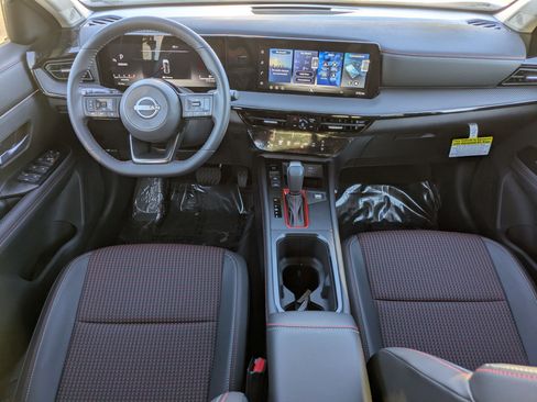 New 2026 Nissan Kicks SR FWD image 10