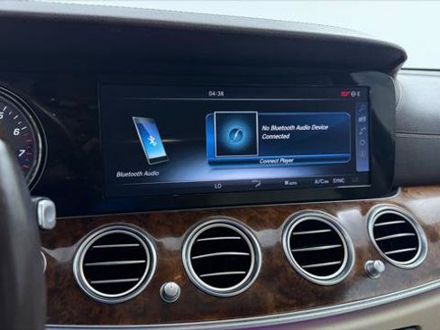 Used 2017 Mercedes-Benz E 300 image 22