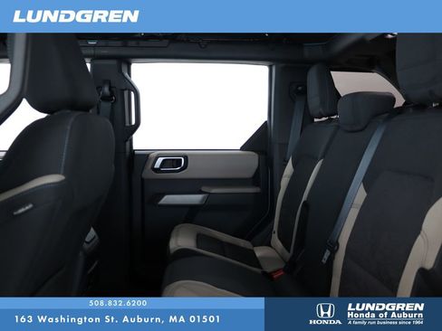 Used 2023 Ford Bronco Wildtrak image 12