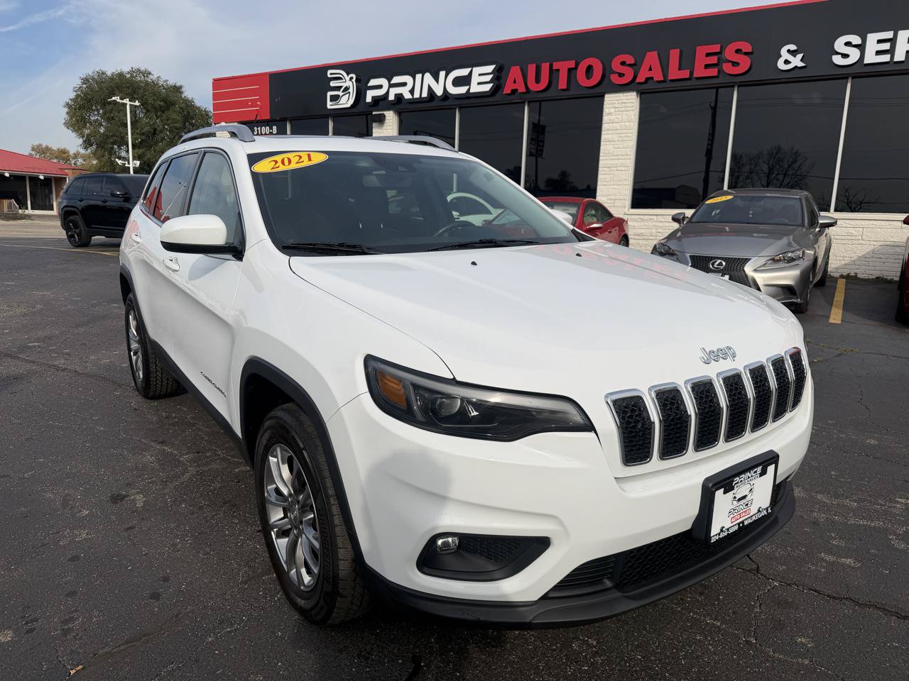 Used 2021 Jeep Cherokee Latitude Lux w/ Sun & Sound Group AWD/4WD image 1