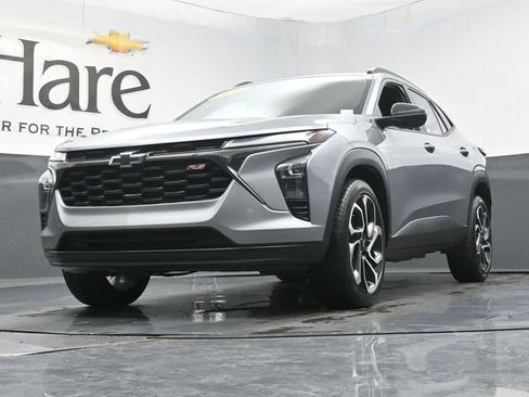 Used 2024 Chevrolet Trax RS w/ Driver Confidence Package FWD image 4