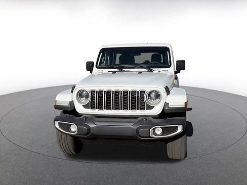 Used 2025 Jeep Wrangler Unlimited Sahara AWD/4WD image 4