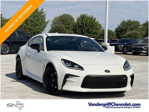 Used 2025 Toyota GR86 Premium w/ Performance Package RWD image 2