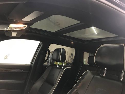 Used 2017 Jeep Grand Cherokee Overland w/ Jeep Active Safety Group image 25