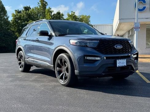 Used 2021 Ford Explorer ST w/ Equipment Group 401A AWD/4WD image 2