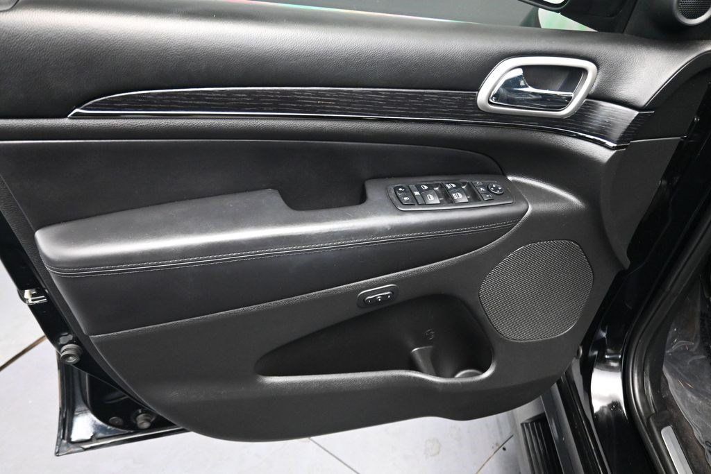 Used 2018 Jeep Grand Cherokee High Altitude AWD/4WD image 15