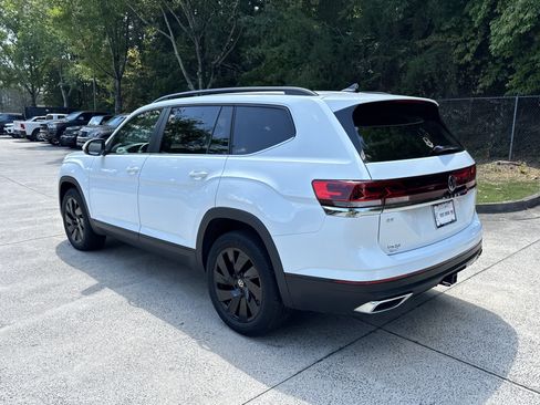 Used 2024 Volkswagen Atlas SE FWD image 5