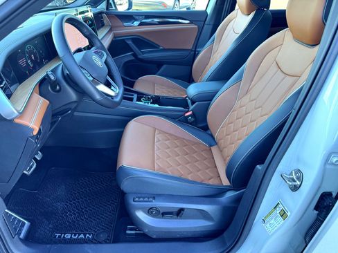 Used 2026 Volkswagen Tiguan SEL R-Line image 13