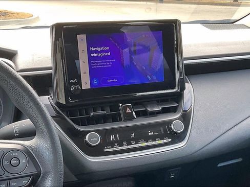 Used 2024 Toyota Corolla LE image 7