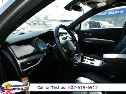 Used 2020 Cadillac XT4 Premium Luxury image 7