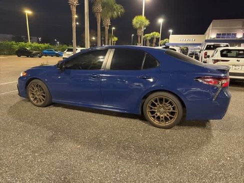 Used 2023 Toyota Camry SE image 3