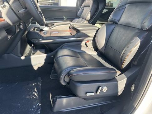 New 2025 Lincoln Navigator L Black Label image 23