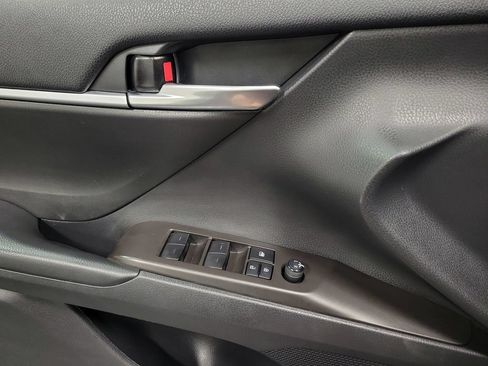 Used 2022 Toyota Camry LE FWD image 28