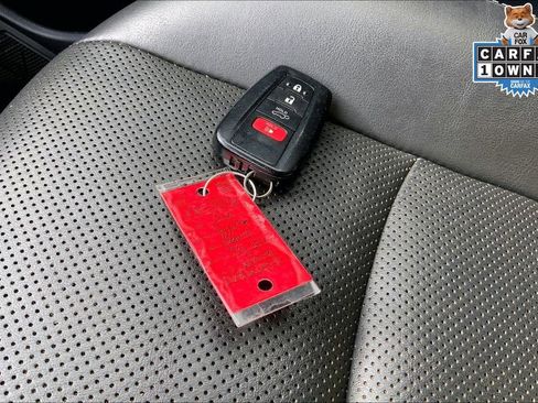 Used 2022 Toyota RAV4 Limited image 12