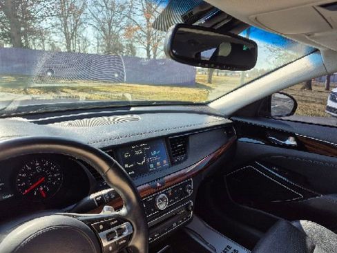 Used 2017 Kia Cadenza Technology image 30