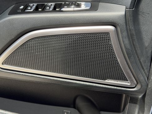 Certified 2025 Kia Telluride S FWD image 21