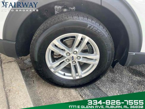 Used 2023 Ford Explorer XLT w/ Equipment Group 202A image 35