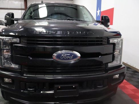 Used 2019 Ford F250 Lariat AWD/4WD image 17