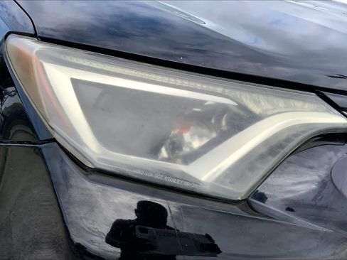 Used 2017 Toyota RAV4 XLE FWD image 27