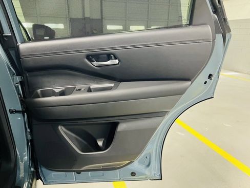 New 2026 Nissan Pathfinder Platinum image 34