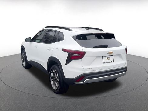 Used 2025 Chevrolet Trax LT image 11