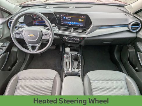 Used 2025 Chevrolet Trax LT w/ LT Convenience Package FWD image 26