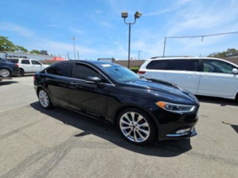 Used 2018 Ford Fusion Platinum FWD image 2