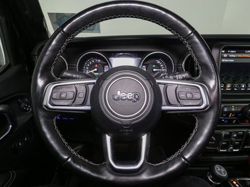 Used 2022 Jeep Wrangler Unlimited Sahara w/ Cold Weather Group image 30