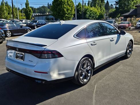 Used 2023 Honda Accord EX-L image 3