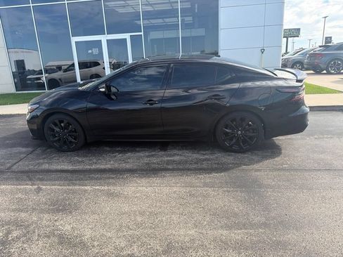 Used 2020 Nissan Maxima SR w/ Illumination Package FWD image 9