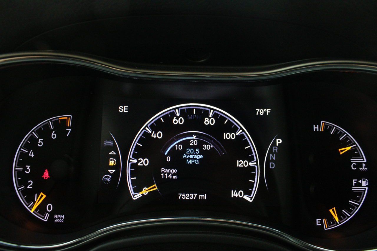 Used 2020 Jeep Grand Cherokee Altitude AWD/4WD image 11