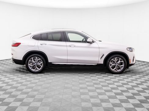 Certified 2025 BMW X4 xDrive30i AWD/4WD image 6