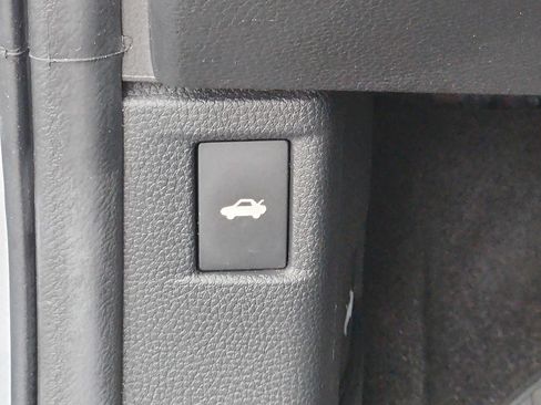 Certified 2023 Honda Accord EX image 22