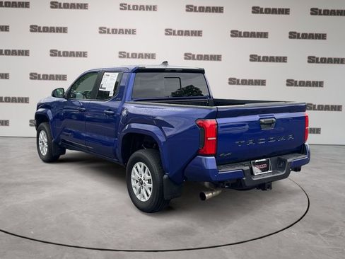 Used 2025 Toyota Tacoma SR5 AWD/4WD image 3