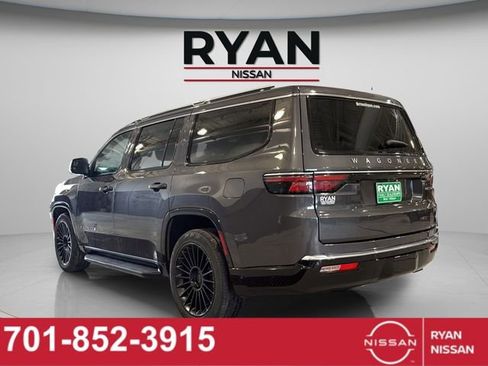 Used 2024 Jeep Wagoneer 4WD w/ Convenience Group I image 15