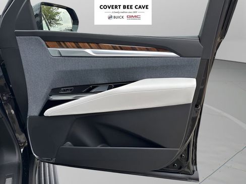 Used 2026 Cadillac Escalade Platinum Sport w/ LPO, Floor Liner Package image 15