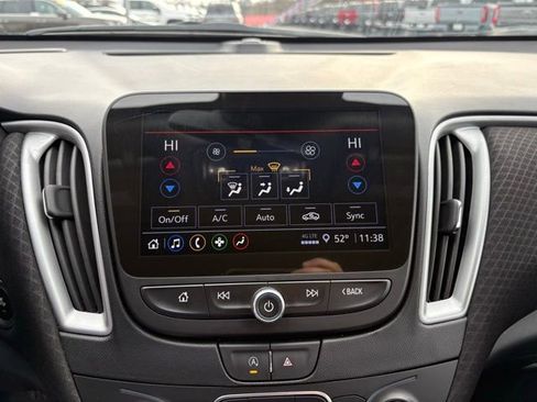 Used 2024 Chevrolet Malibu LT image 18