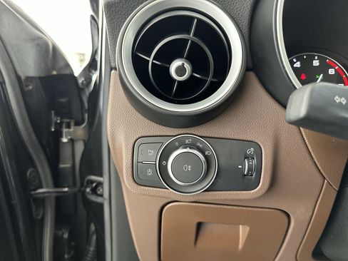 Used 2020 Alfa Romeo Stelvio AWD w/ Cold Weather Package image 18