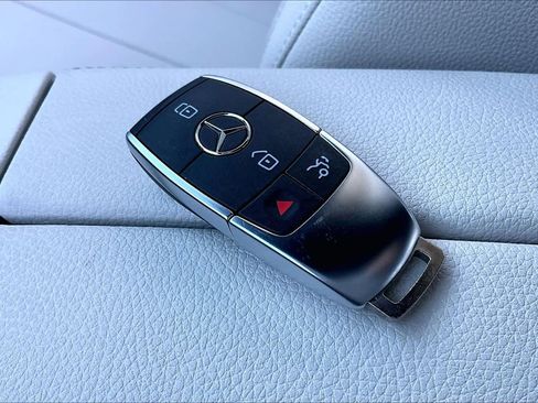 Used 2025 Mercedes-Benz GLA 250 image 14