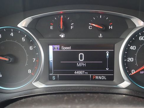 Used 2019 Chevrolet Traverse LT image 16