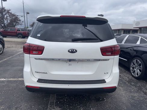 Used 2021 Kia Sedona LX FWD image 4