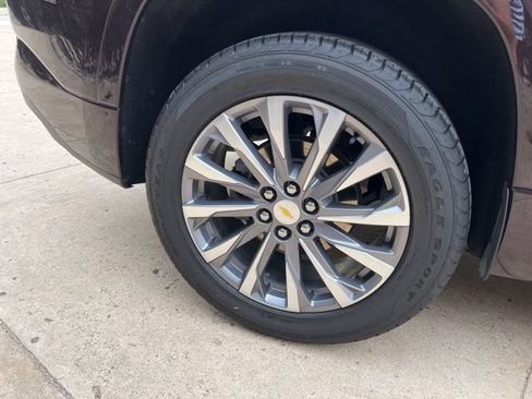 Used 2023 Chevrolet Traverse Premier w/ LPO, Floor Liner Package FWD image 37
