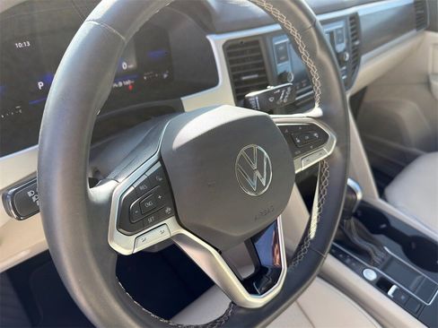 Used 2023 Volkswagen Atlas SE image 11