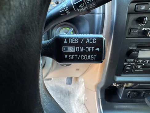 Used 2000 Toyota 4Runner 2WD image 23