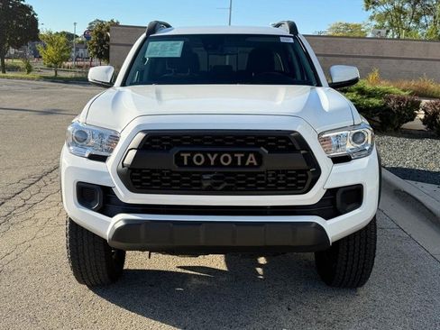 Used 2022 Toyota Tacoma SR5 w/ Trail Edition image 8
