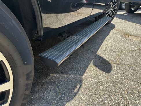 Used 2025 Ford Expedition Platinum image 23