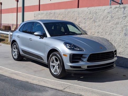 Certified 2020 Porsche Macan image 9